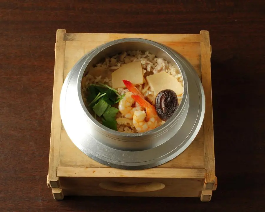 元祖釜飯店として、歴史あるお店