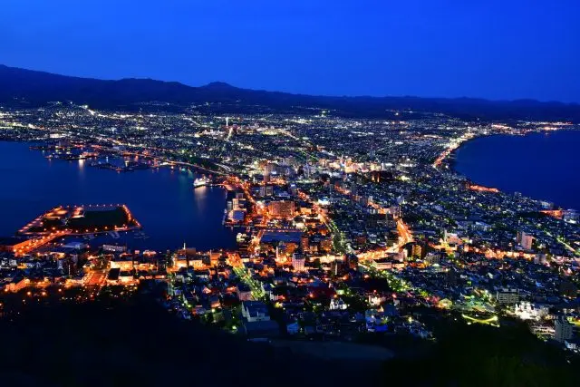 Night views of Hakodate in spring and fall