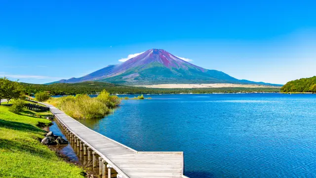 富士五湖の中で最も富士山に近い山中湖