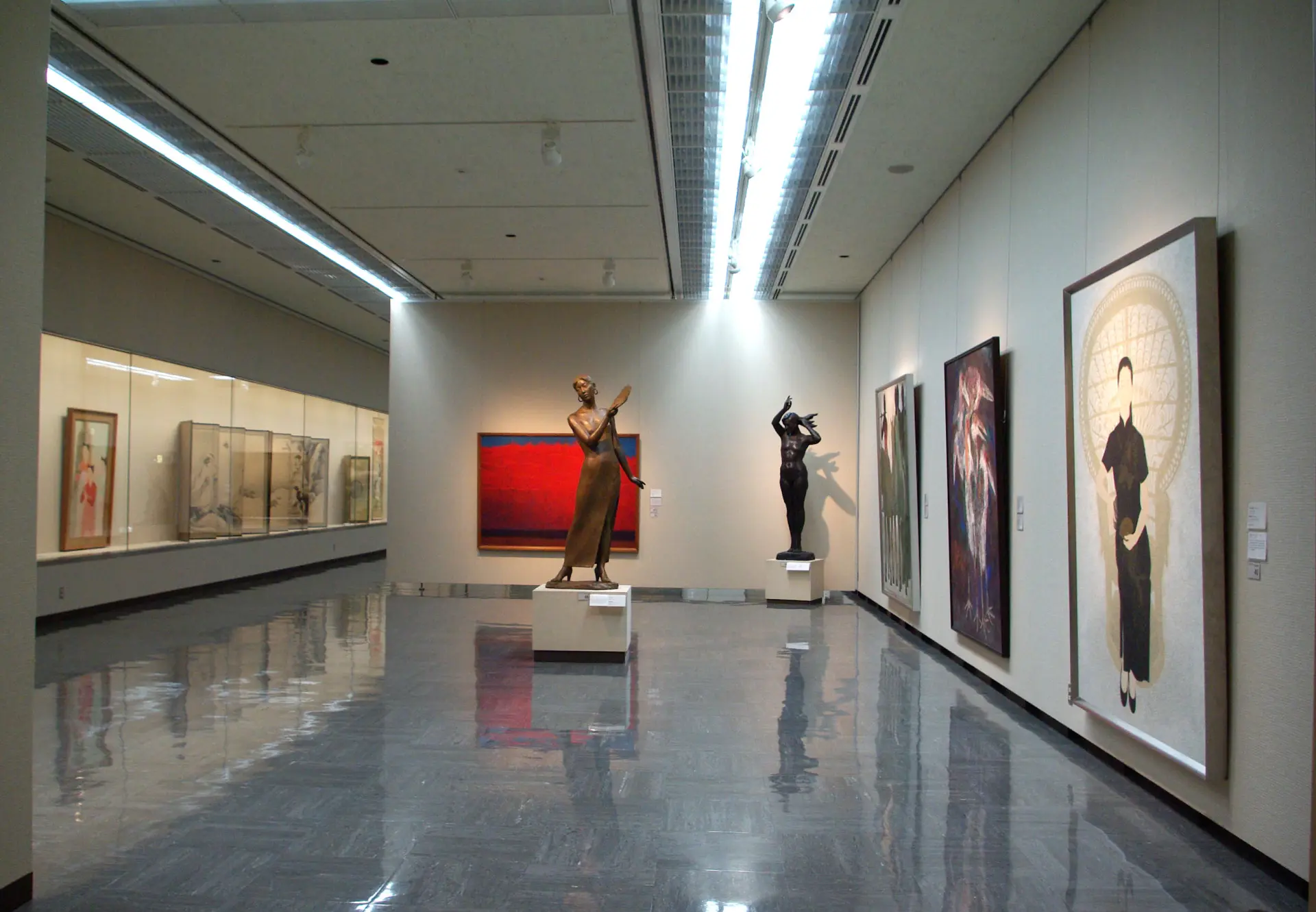 第6展示室では近現代の日本画・書を中心に展示