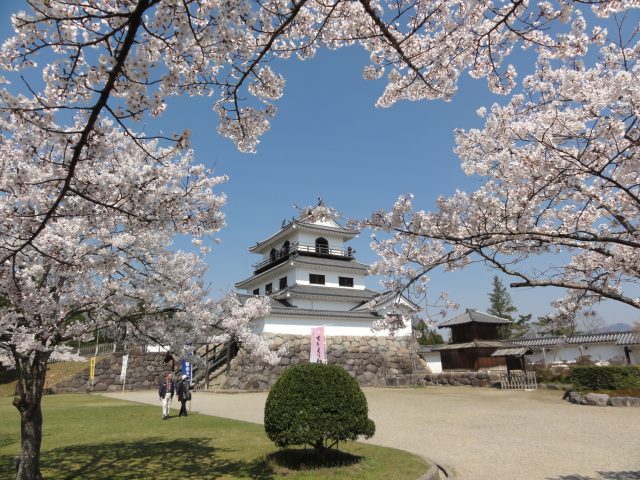 白石城·益岡公園