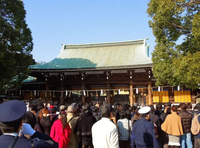 日本で最も初詣客の多い明治神宮で日本のお正月を体感してみよう