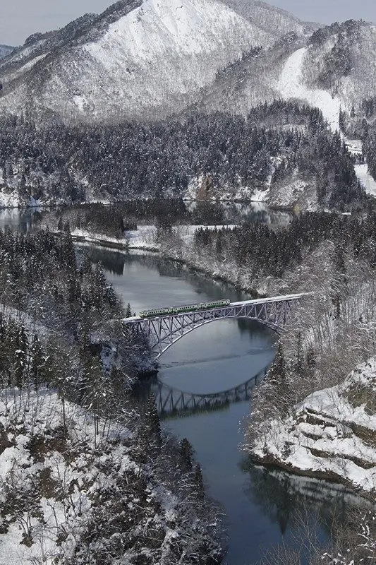 風景與電車的絕佳結合・冬季