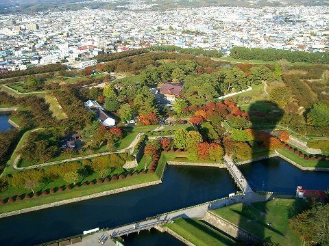 【遊記】在被染上了紅色和黃色的函館市內觀光