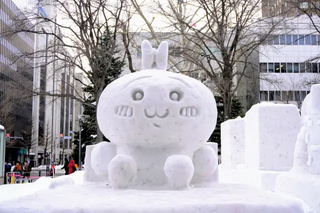 又小又可愛的傢伙，也被做成大大的雪雕