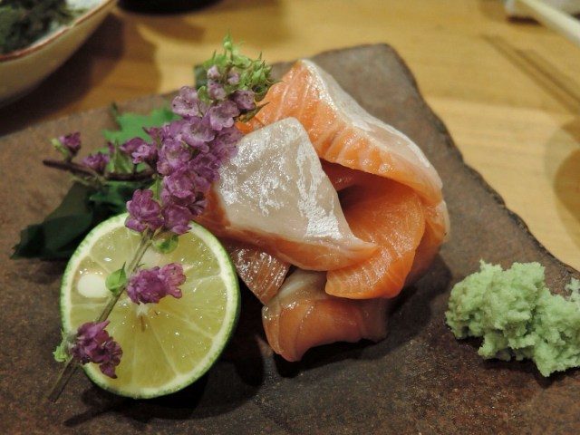 被稱作夢幻鮭魚的鮭兒生魚片