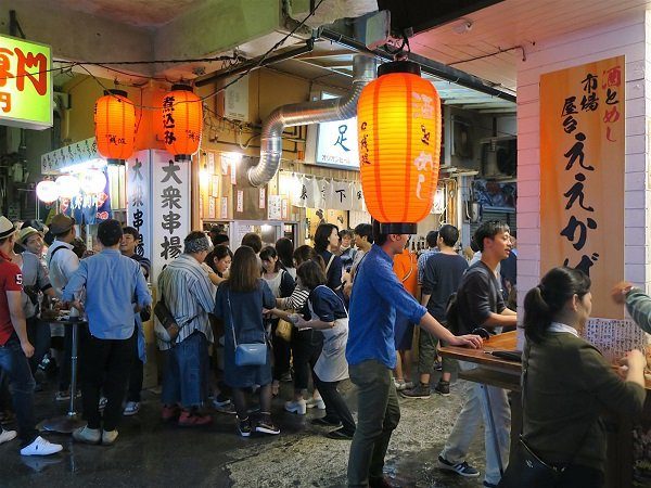 來沖繩大眾居酒屋「ええかげん(EEKAGEN)」大快朵頤串燒肉及乾杯啤酒！