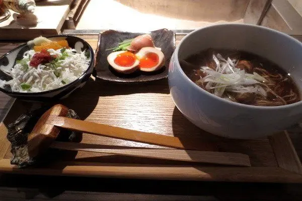 牡犡蕎麥麵BLACK + 蓋飯