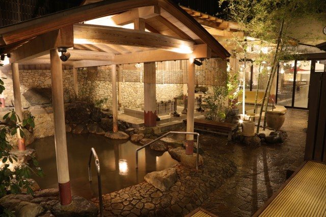 在京都～嵐山享受含有新奇罕見之氯化物的天然溫泉！