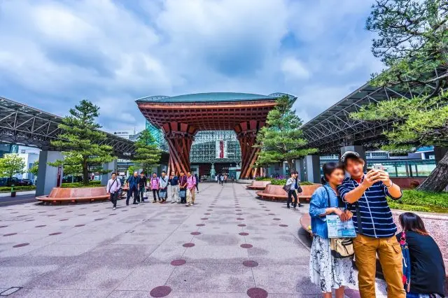 【遊記】在世界最美車站之一的「金澤車站」周邊散步賞景～