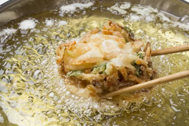 Kakiage / mixed vegetable and seafood tempura