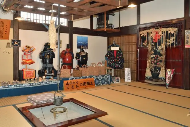 宅院內的秋田鄉土館