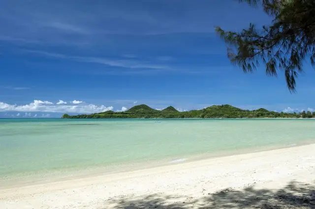 適合親子遊的底地海灘