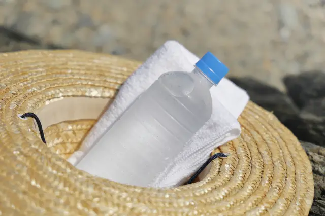準備帽子與飲品，別忘了勤補水