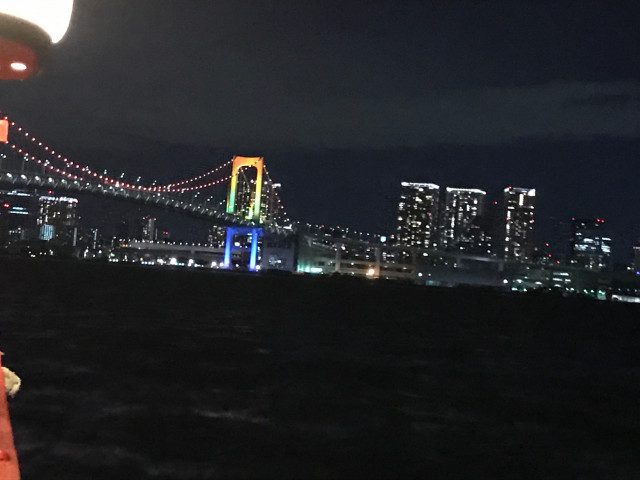 東京的知名景點「彩虹大橋」