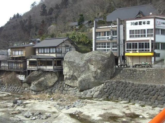 橫跨立谷川的寶珠橋