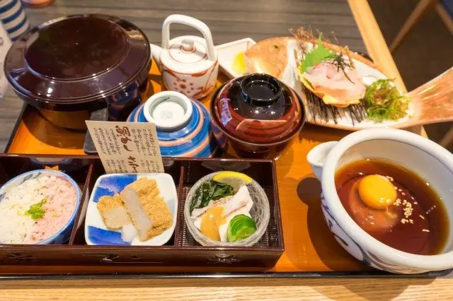 「宇和島 鯛魚飯膳」套餐，一份1980日圓 (含稅)