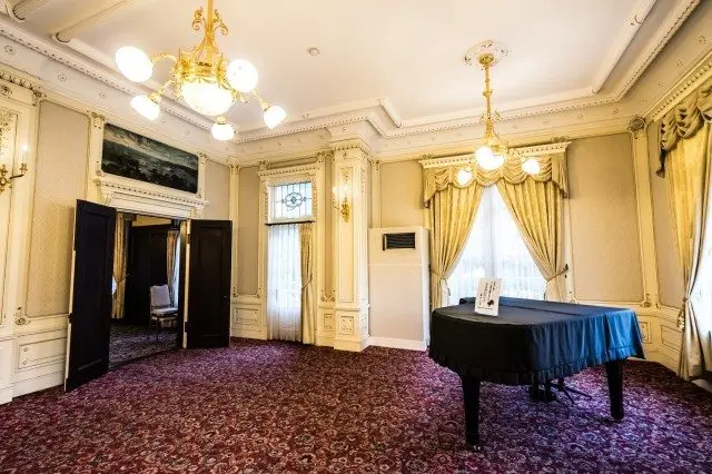 萬翠莊的房間內部