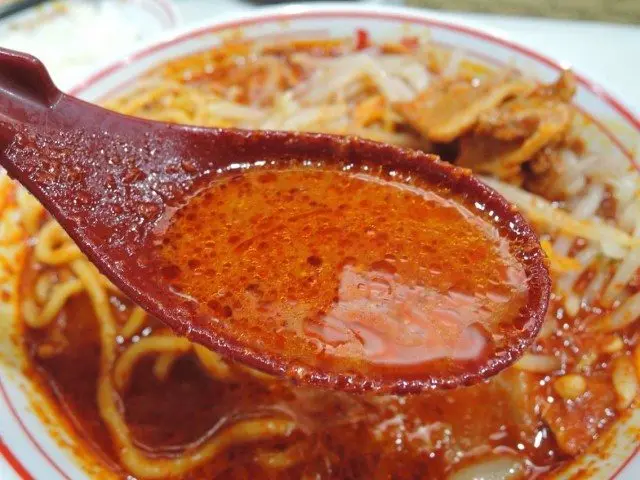 紅通通的麻辣湯