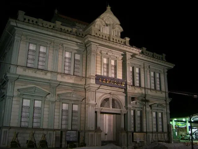 夜晚的青森銀行紀念館