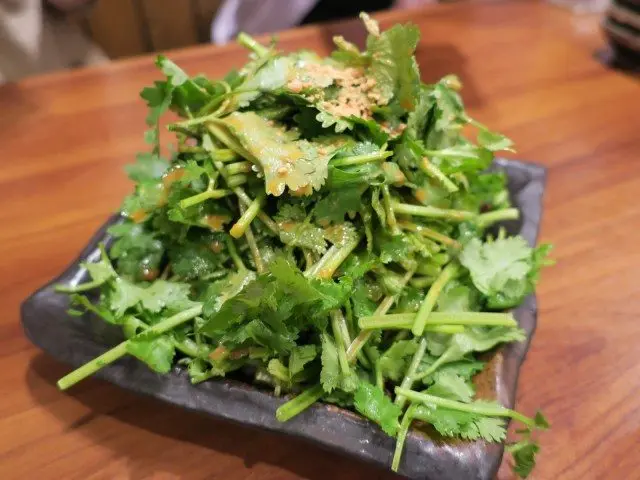 惡魔的美味香菜沙拉（480日圓）
