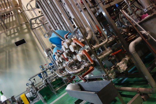 生產奢華蘭姆酒的工廠內部