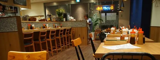 店內裝潢清潔美觀