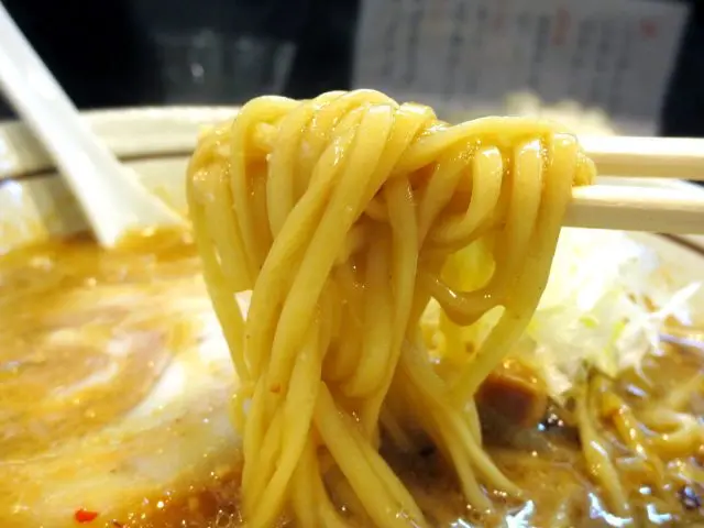 富有彈性口感的自家製麵條