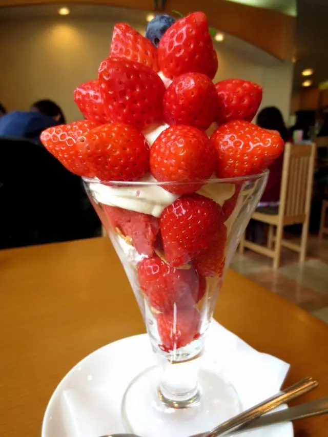 Kanazawa City, Ishikawa Prefecture – Strawberry Parfait from Fruits Parlor Murahata