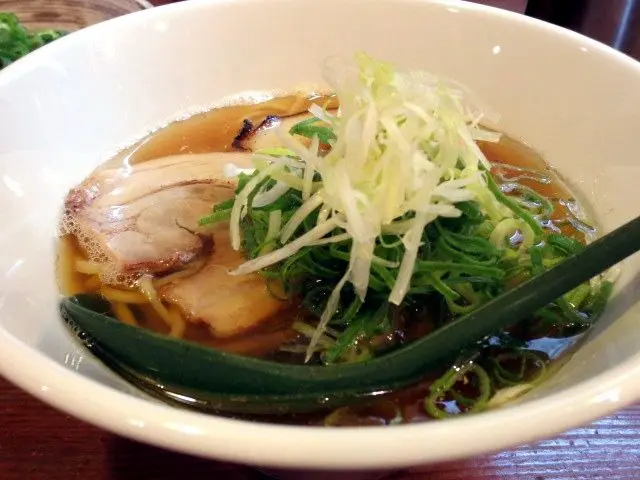 The Chyuka Soba was heaped with chopped spring onions