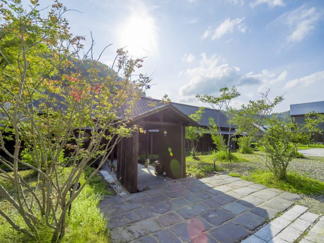 於靜謐的山中以肌膚感受季節變化