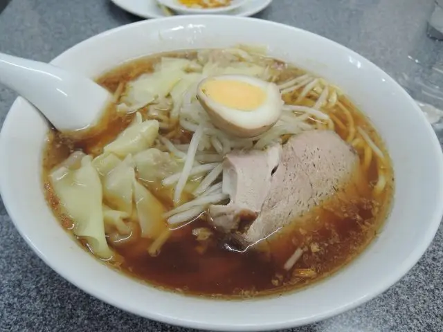 「喜樂」招牌拉麵：雲吞麵（一碗950日圓）