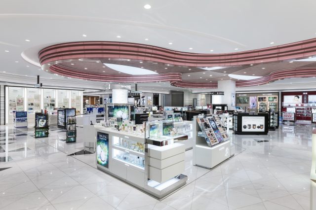 樂天免稅店銀座位於銀座東急購物廣場的8樓和9樓