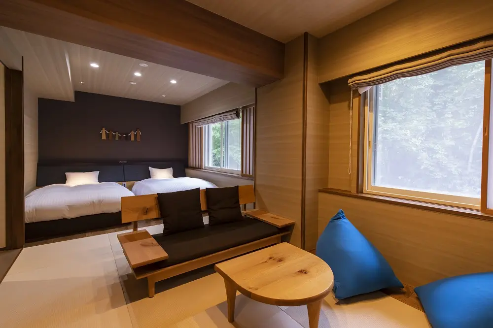 日本有数の透明度を誇る支笏湖が眼下に広がる絶景が楽しめる休暇村