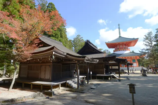 整個城鎮都是寺廟的境內！擁有1200年歷史的空中宗教都市
