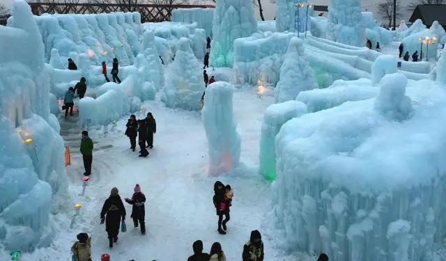 從天空迴廊眺望白天的會場