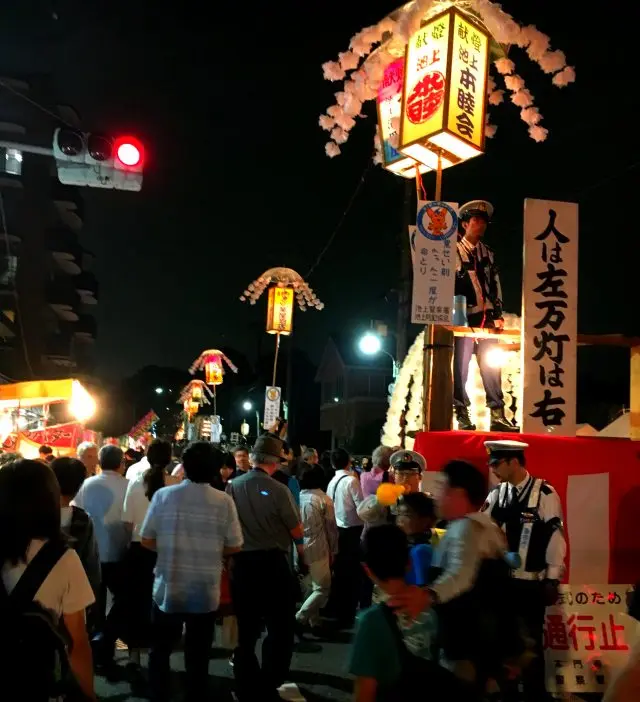 御會式的重頭戲 萬燈練供養遊行