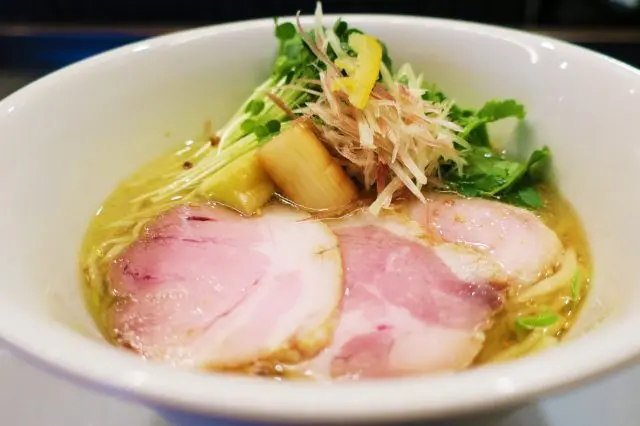 盐味拉面（800日圆）