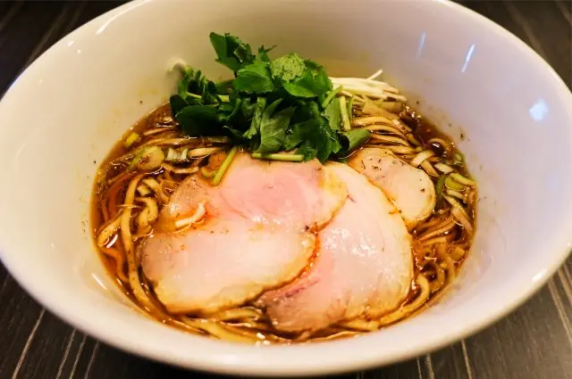 辣味醬油拉麵（1000日圓 午餐限定）