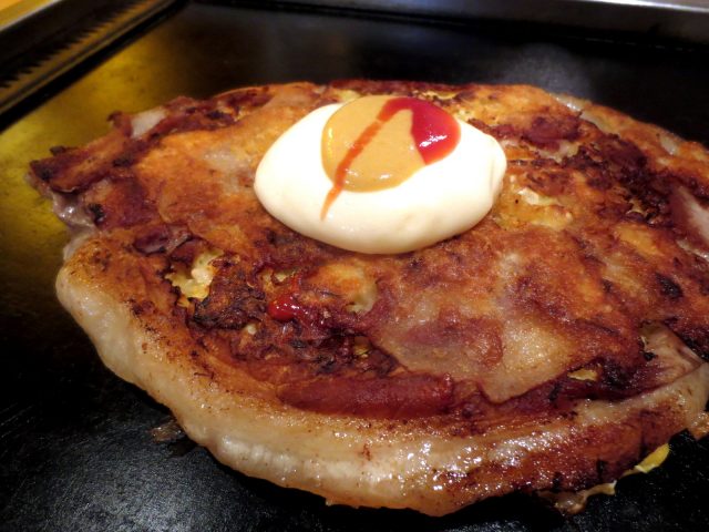 "Zo-Ya", Authentic Osaka Okonomiyaki Mentioned in the Michelin Bib Gourmand!