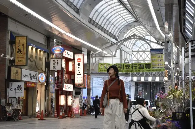 商店街內有許多店家，不管是購物還是用餐全部都OK！