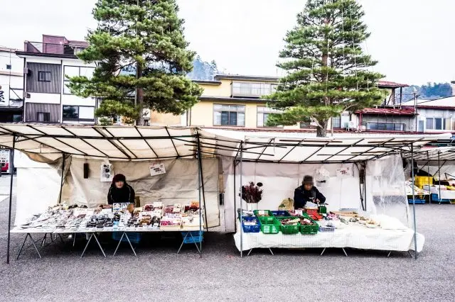 高山陣屋前的早市