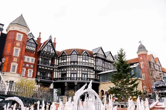 ショップや実演販売が楽しめる「チュダーハウス」