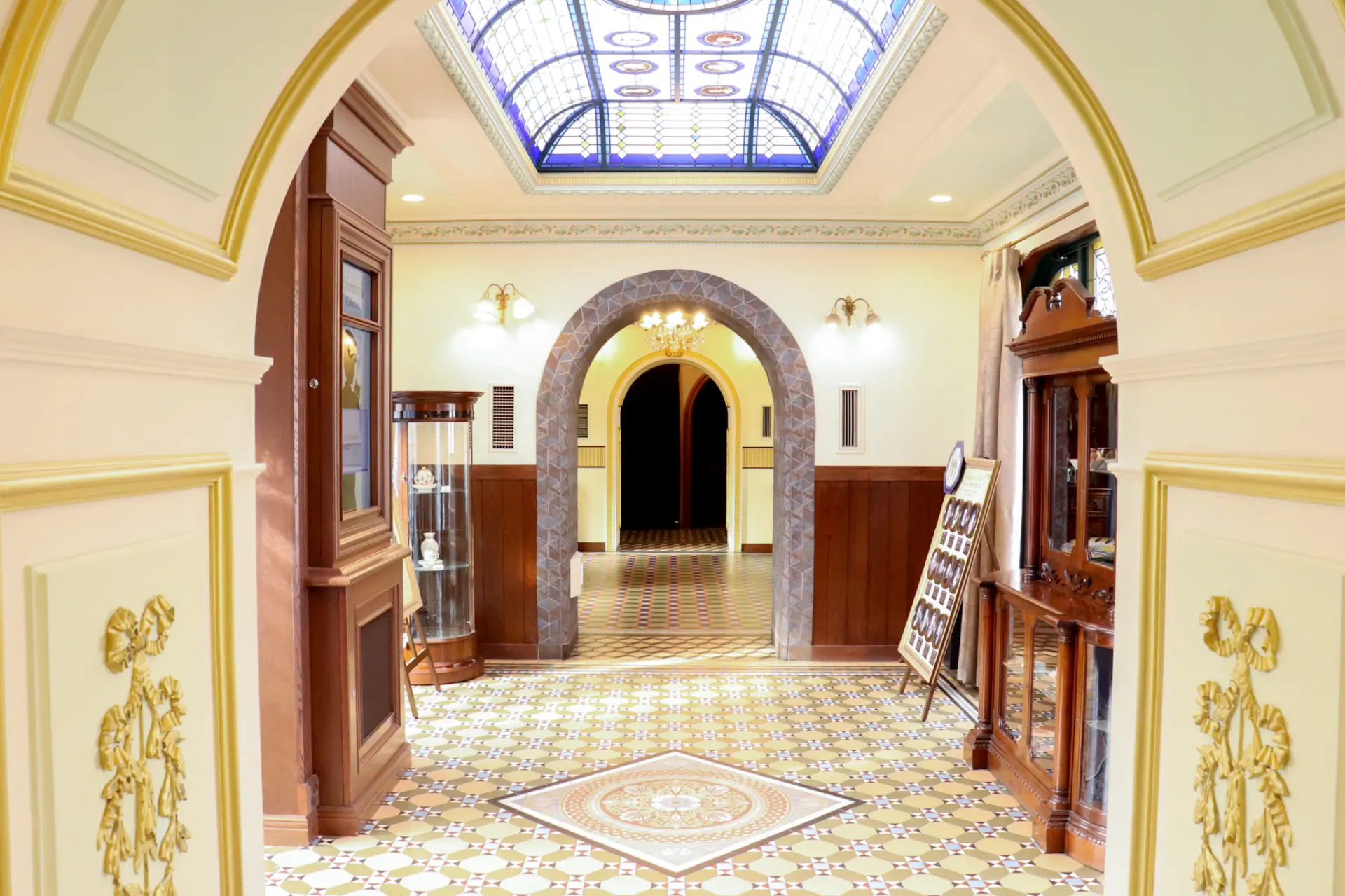 お城の中に迷い込んだかのような展示エリア