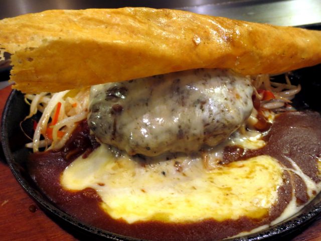 Hamburger Steak Made with Exquisite Okinawan Agu Pork at “Okonomi Teppan Noki”
