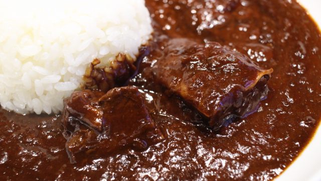 咖哩裡有滿滿的軟嫩牛肉