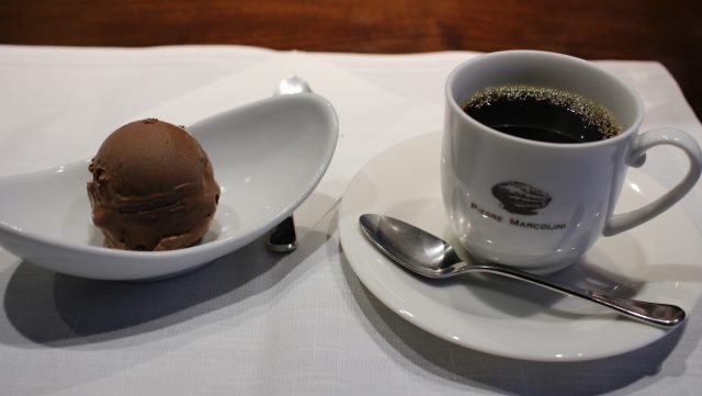 巧克力冰淇淋、咖啡