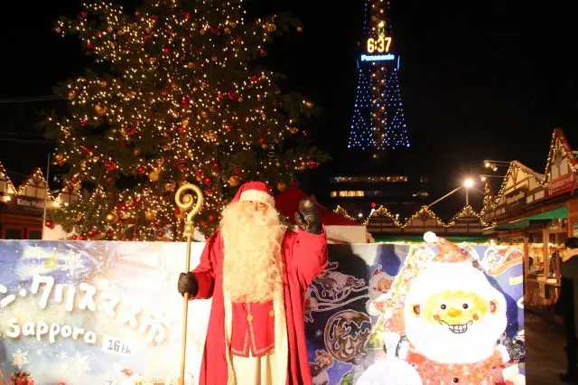 如果能幸運地遇見聖誕老人的話就趕緊來拍張紀念照吧！