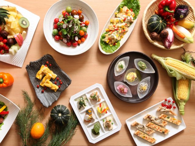 "Face Full of Smiles" Vegetable Buffet (image)