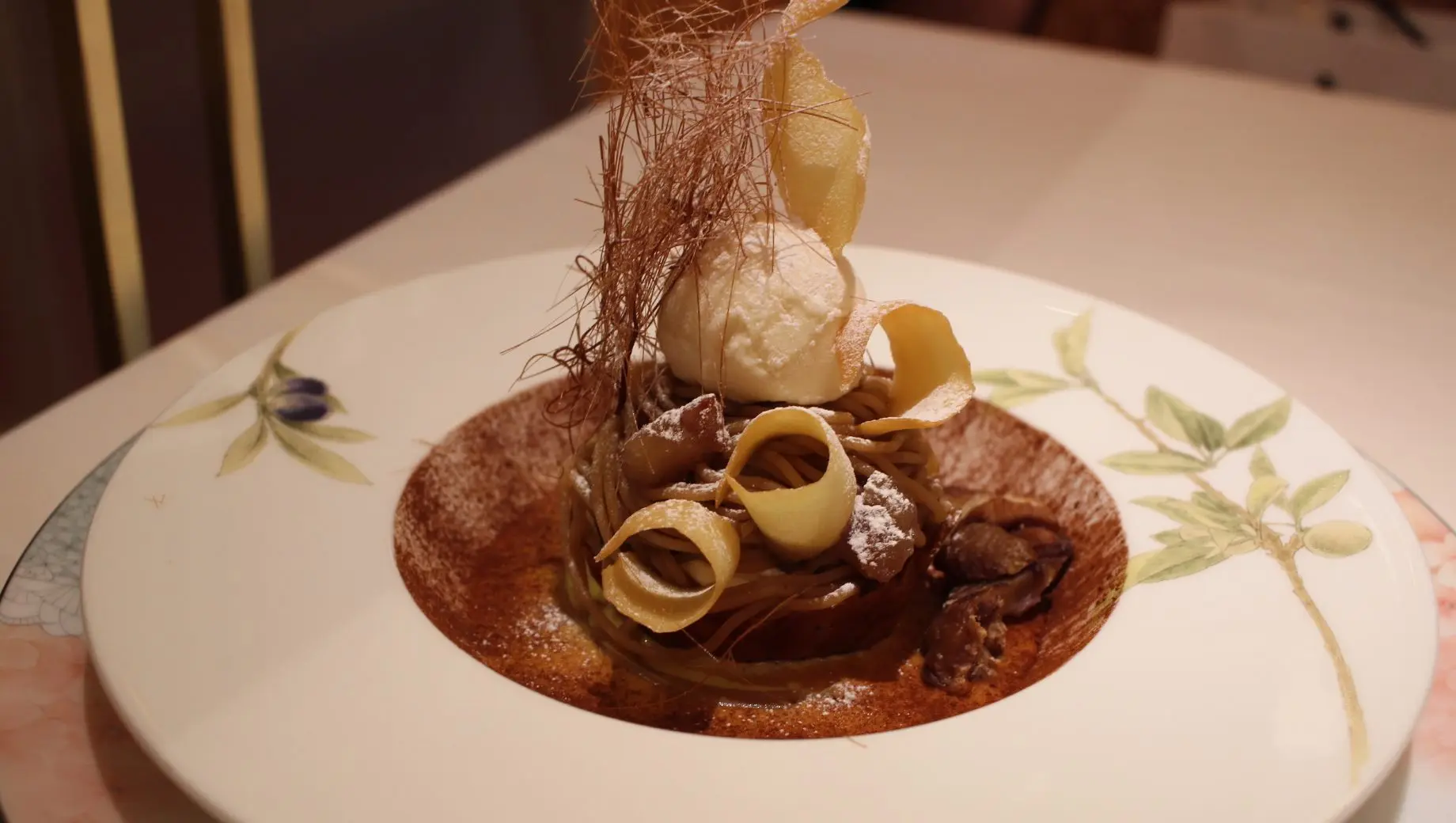 Artistic and Beautiful Assiette à Dessert at “Ginza Budonoki